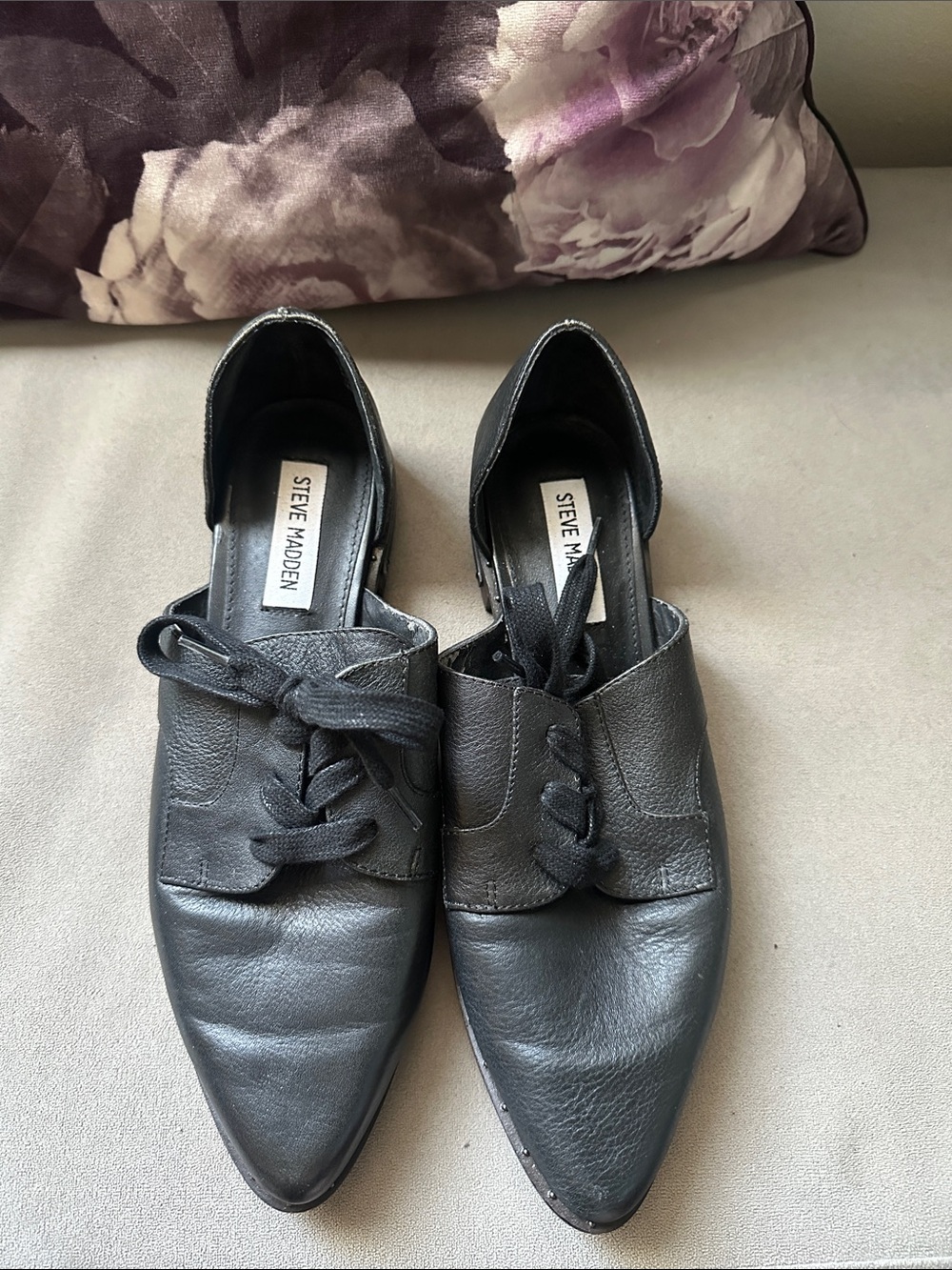 Steve Madden Black Pointed Lace-Up Leather Flats